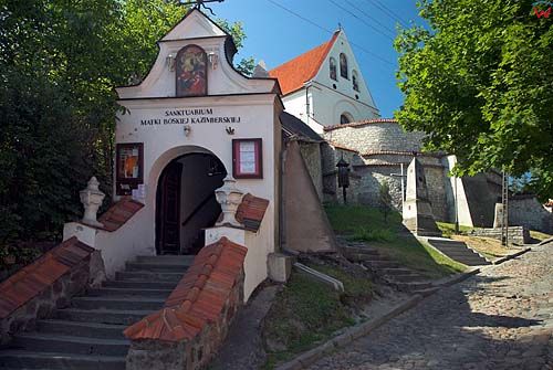 Schody prowadzące do Sanktuarium Matki Boskiej Kaźmierskiej w Kazimierzu Dolnym (KOściół Franciszkanów)